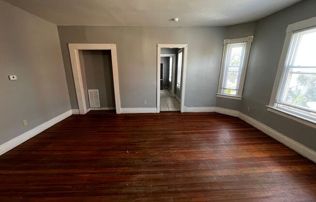 4 beds, 1 bath, 1,694 sqft, $1,900, Unit 216 Pine St - 2nd Floor