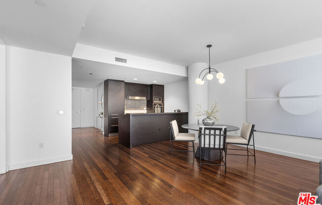 2 beds, 2 baths, 1,500 sqft, $5,500, Unit 7K