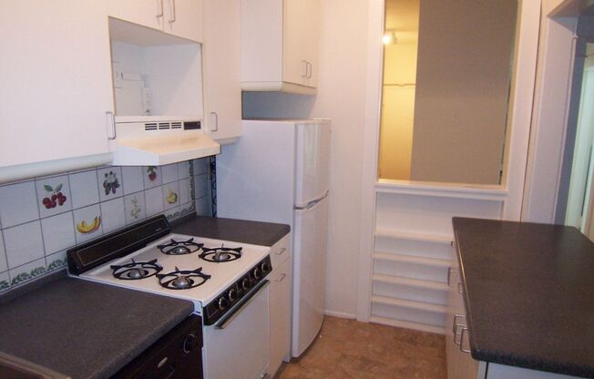 Centrally Located 1BR/1BA in Dupont Circle with Cozy Patio