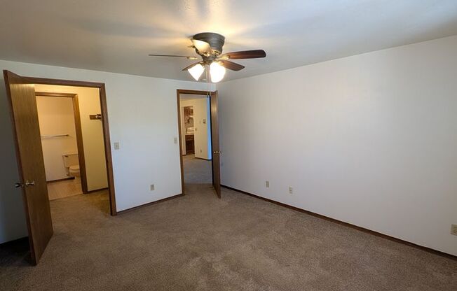 2 beds, 2 baths, 1,029 sqft, $1,299, Unit 2970-046