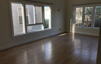 Studio, 1 bath, 600 sqft, $1,395, Unit 205