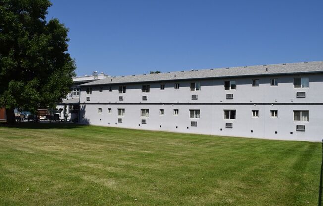 Hospital Corridor: Free Laundry and Off Street Parking: Furnished Efficiency Near Hospitals