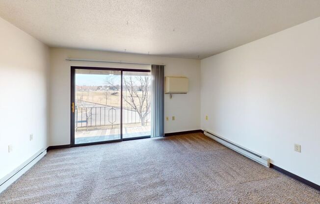 3 beds, 2 baths, $1,075, Unit 1502-04