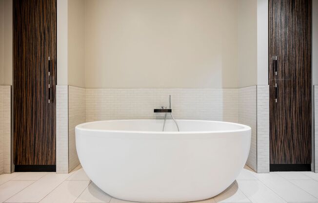 1 bed, 1.5 baths, $5,995, Unit #3902