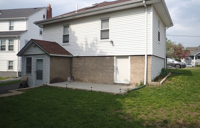 1 NEWTON AVE