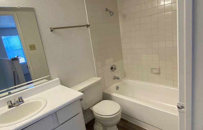 2 beds, 2 baths, 1,038 sqft, $1,085, Unit 0801