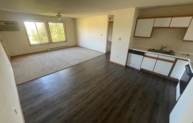 2 beds, 1 bath, $850, Unit 1267-7