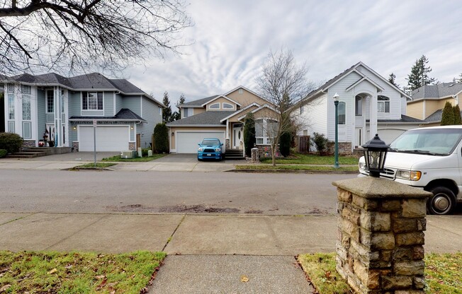 3 beds, 2.5 baths, $3,400