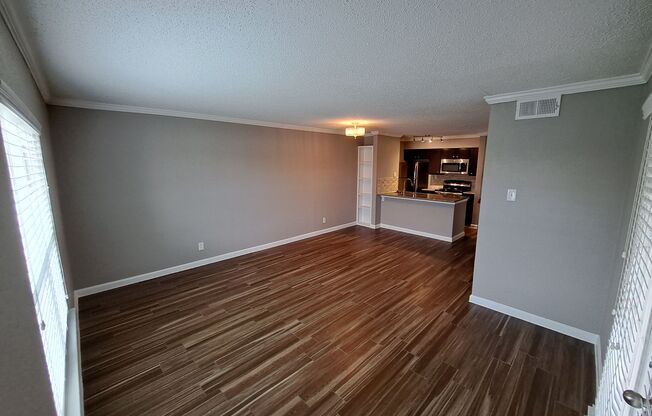 1 bed, 1 bath, 670 sqft, $976, Unit 2633
