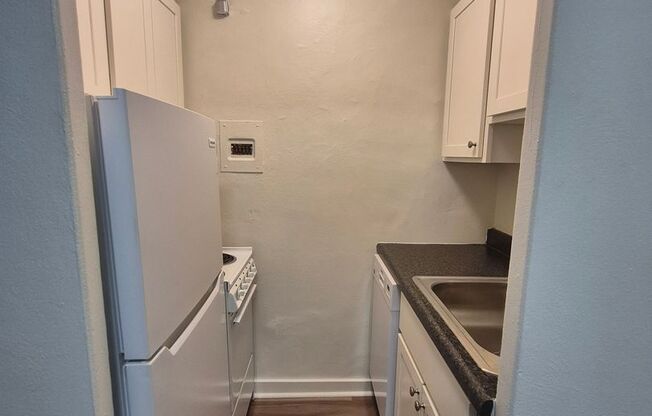 1 bed, 1 bath, 450 sqft, $1,299, Unit 5326 Fifth Ave. #05