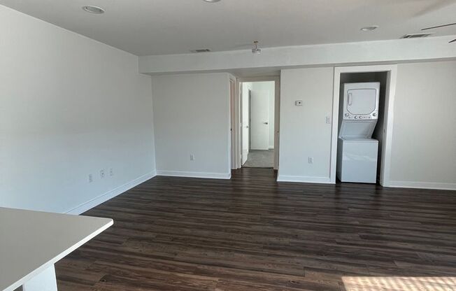 1 bed, 1 bath, 655 sqft, $1,200, Unit 201