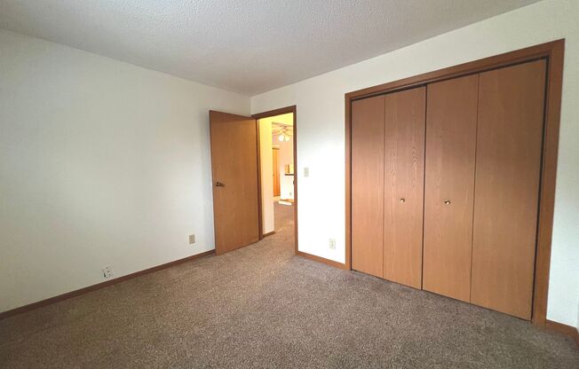 2 beds, 1 bath, $1,050, Unit A2721-A