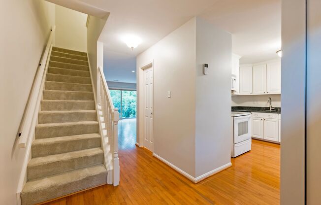 MOVE-IN READY in Silver Spring! 2-Level Condo Lives Like a House!
