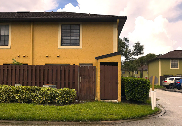 7404 WOODBURN CT