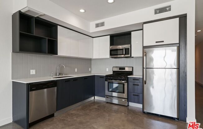 1 bed, 1 bath, 800 sqft, $2,995, Unit 206