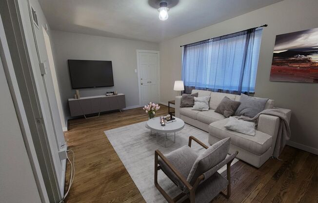 2 beds, 1 bath, 900 sqft, $1,050, Unit 8714-4