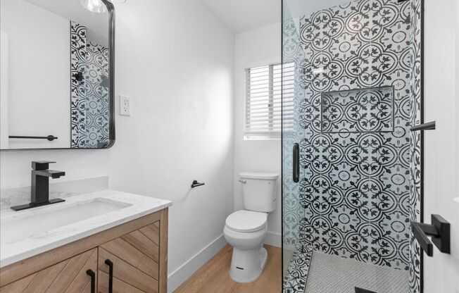Modern 4 Bed / 2 Bath Near SDSU with Private Balcony and In-Unit Laundry