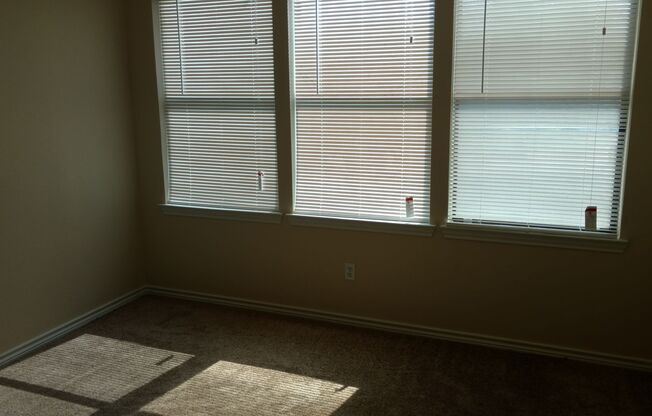 Nice duplex in South Austin off William Cannon(between South 1st & Mencheca)