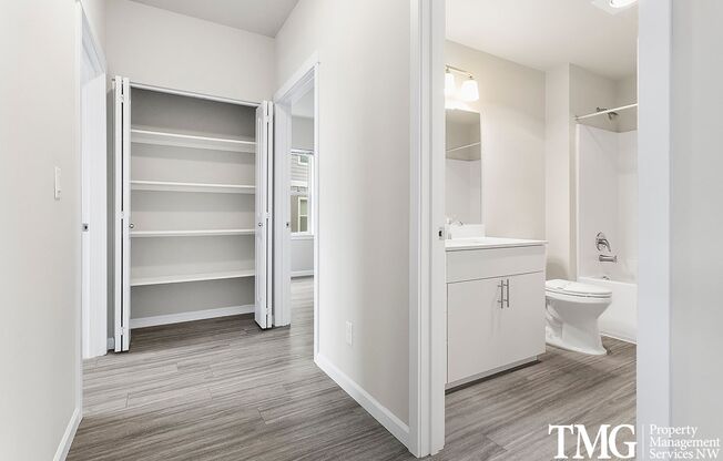 2 beds, 2 baths, 987 sqft, $1,890, Unit H356