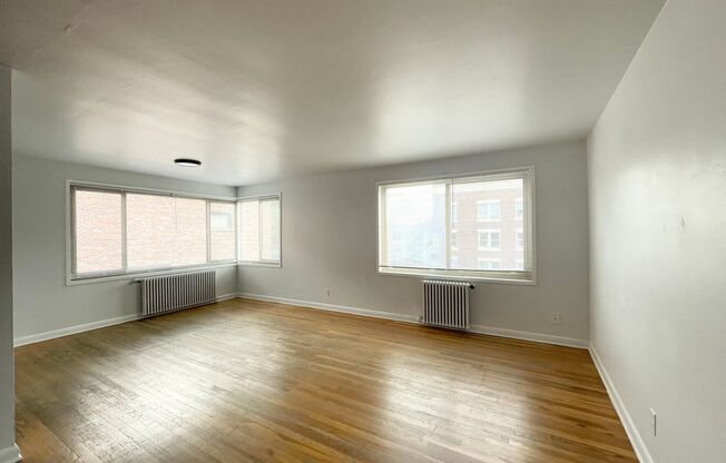 1 bed, 1 bath, 800 sqft, $1,995, Unit Hamrick 303