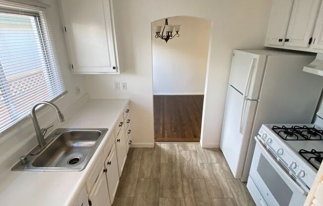 G4 |  (GRUB IV) 921-923 South B Street