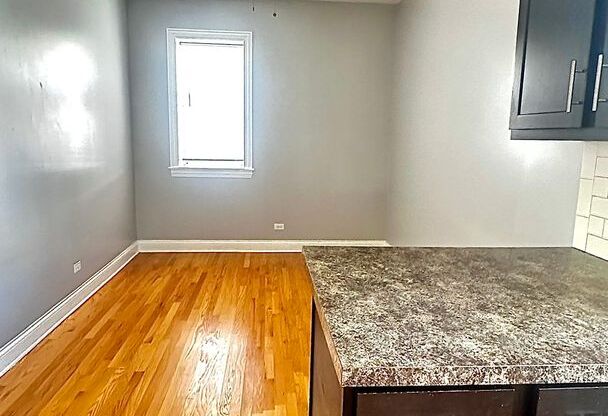 2 beds, 2 baths, 1,350 sqft, $2,700, Unit 4452-3