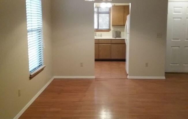 2 beds, 1 bath, $1,325