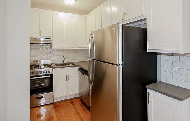 1 bed, 1 bath, 560 sqft, $1,995, Unit 516-220