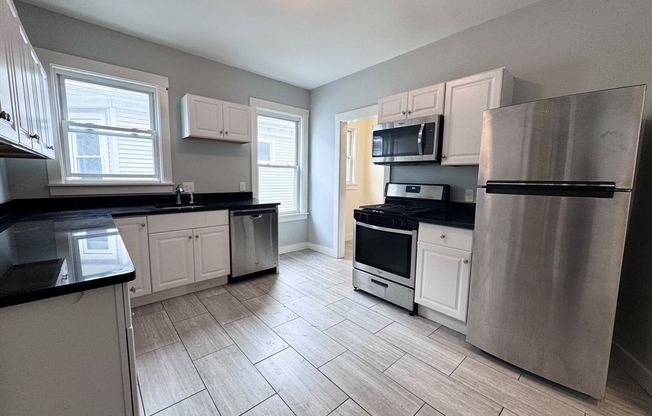 3 beds, 1 bath, 1,600 sqft, $4,000, Unit 3