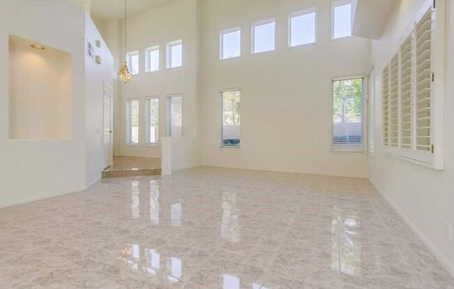 Beautiful 3 Bedroom 2.5 Bathroom home overlooking golf course in Escondido