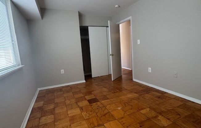 2 beds, 1 bath, $1,142, Unit 104