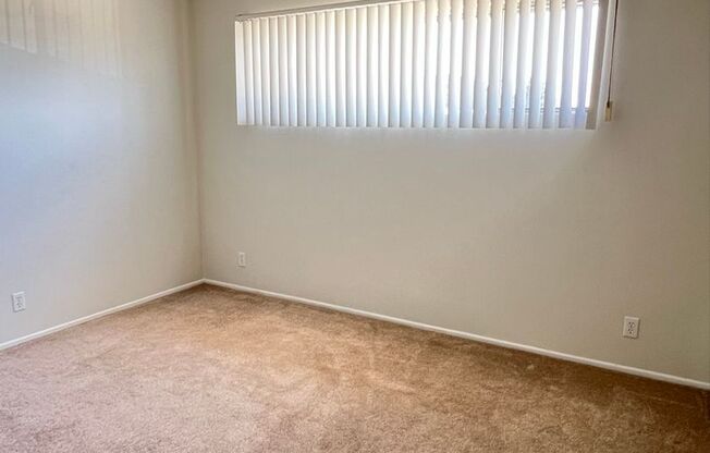 7832 W MANCHESTER AVE