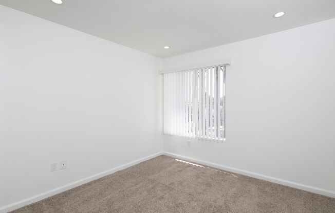 3 beds, 2 baths, 1,105 sqft, $3,495, Unit 239