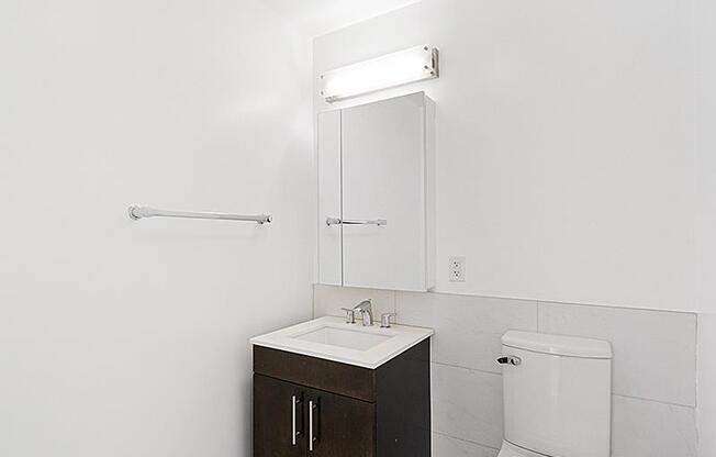 535 W 52 ST