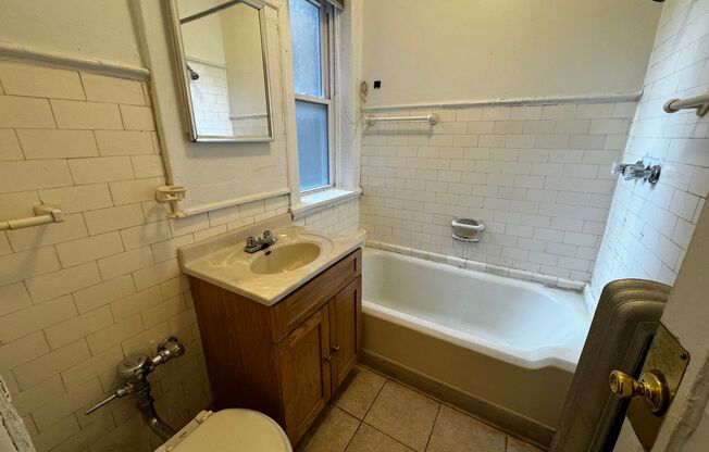 2 beds, 1 bath, $1,500, Unit 1505 #1