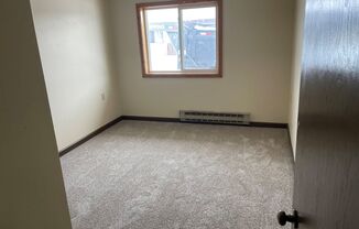 1 bed, 1 bath, $425, Unit 4