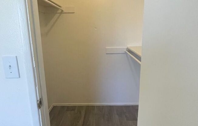 1 bed, 1 bath, 604 sqft, $900