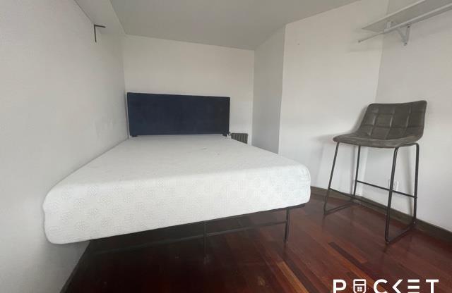 3 beds, 1 bath, $4,500, Unit 19