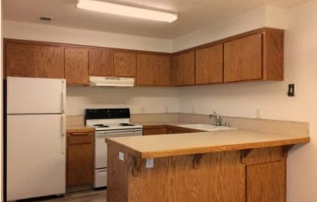 2 beds, 1 bath, 854 sqft, $1,250, Unit 02