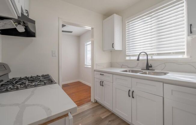 1 bed, 1 bath, $2,195, Unit 432