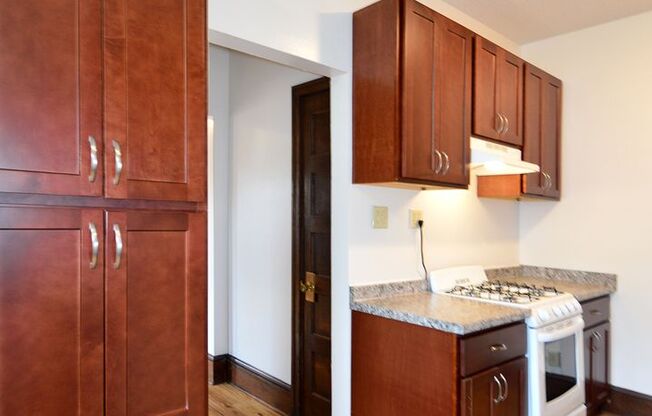 1 bed, 1 bath, 410 sqft, $1,100, Unit 9 - 303