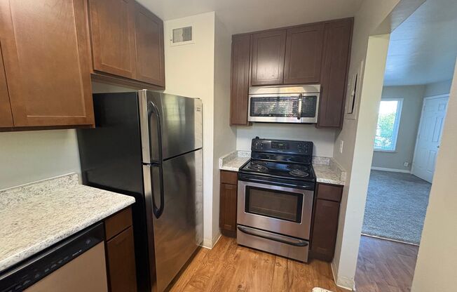 2 beds, 1 bath, 800 sqft, $1,350, Unit 3