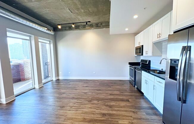 1 bed, 1 bath, 673 sqft, $3,080, Unit 3833-614