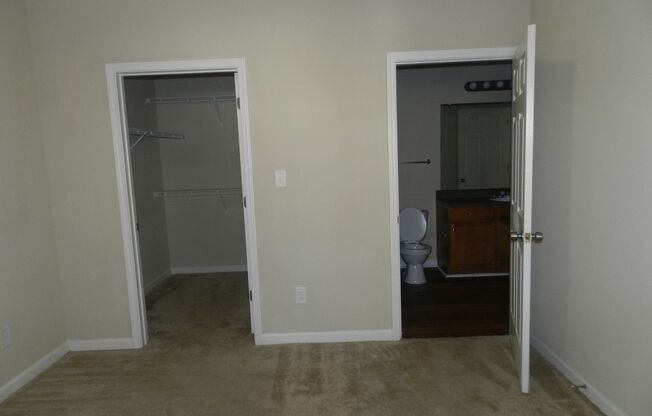 2 beds, 2 baths, 985 sqft, $1,305, Unit 1204