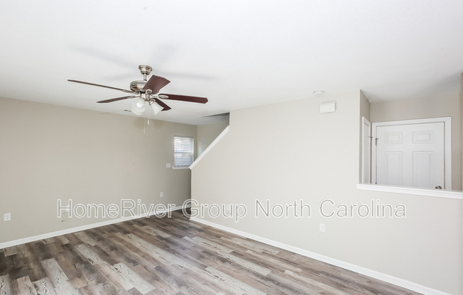 318 LINDPOINT LN