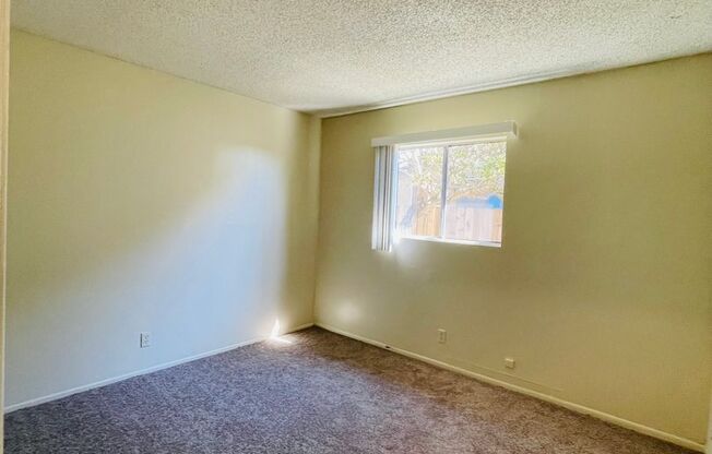 2 beds, 1 bath, $2,395, Unit 06