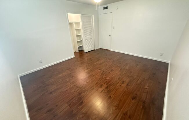 2 beds, 1 bath, 954 sqft, $1,654, Unit RRO-111