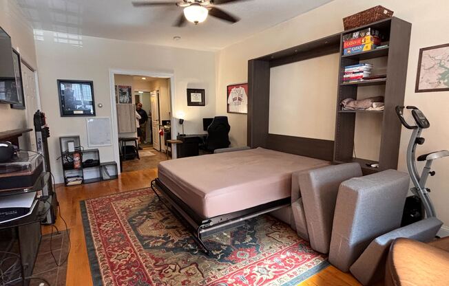 Studio, 1 bath, 394 sqft, $3,000, Unit 2