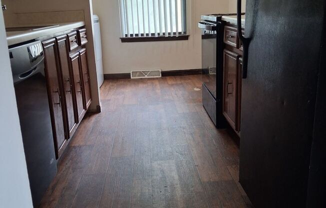 2 beds, 1.5 baths, 1,000 sqft, $1,650, Unit 8167-8167B