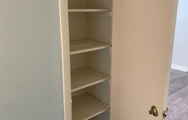 2 beds, 1 bath, $825, Unit 278804